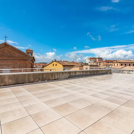 Rossini In Center Of Pesaro! * פסארו